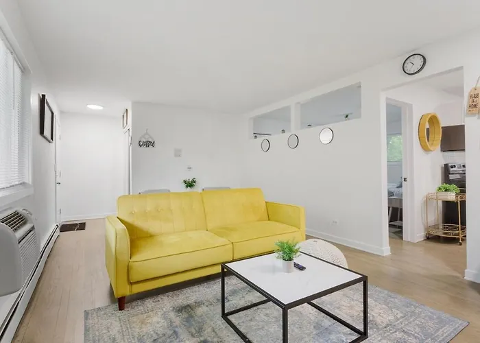 Stylish 1br,1ba Near In Rogers Park Free Parking * Chicago